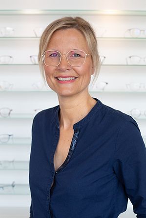 Nicole Kohlsaat, Staatlichgeprüfte Augenoptikerin, Augenoptikermeisterin, Optik Becker, Beruf, Beratung, Mode, Lebensqualität, Brillle, Kontaktlinsen, Wohlbefinden